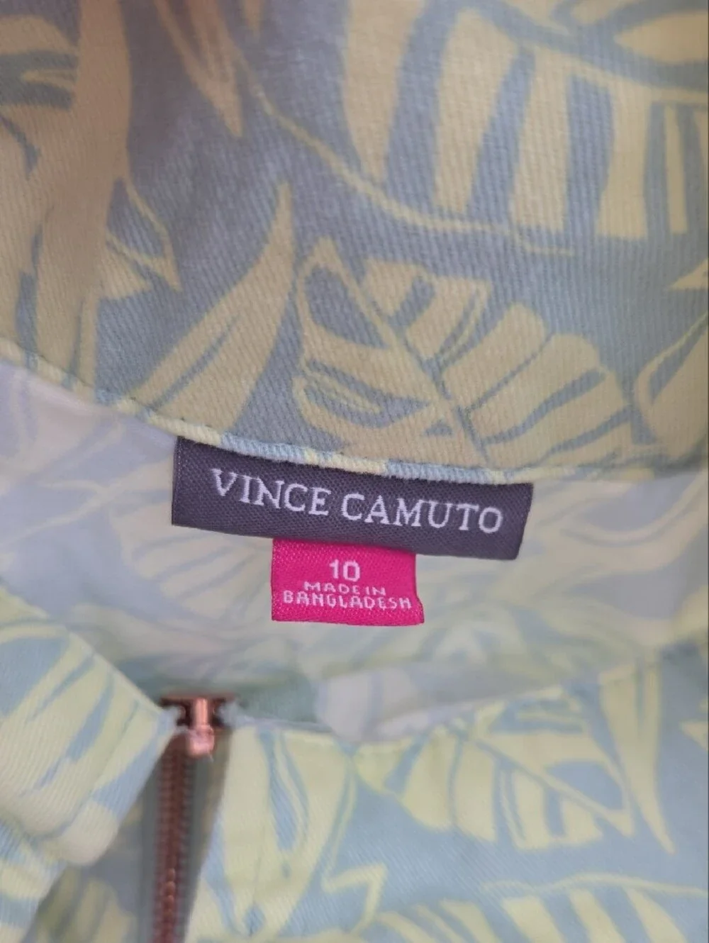 Vince Camuto Pale Green Leaf-Print
